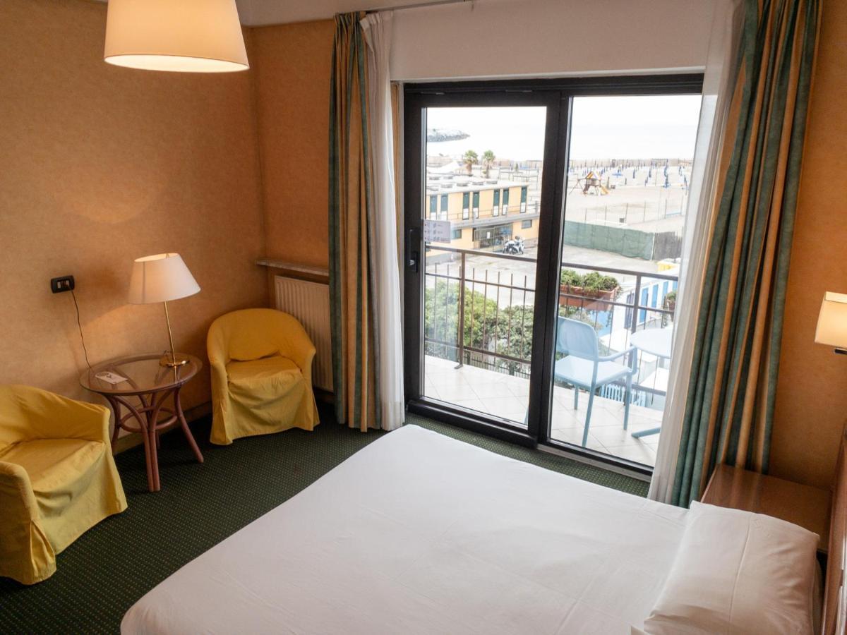 Hotel Santa Maria Кьявари Экстерьер фото