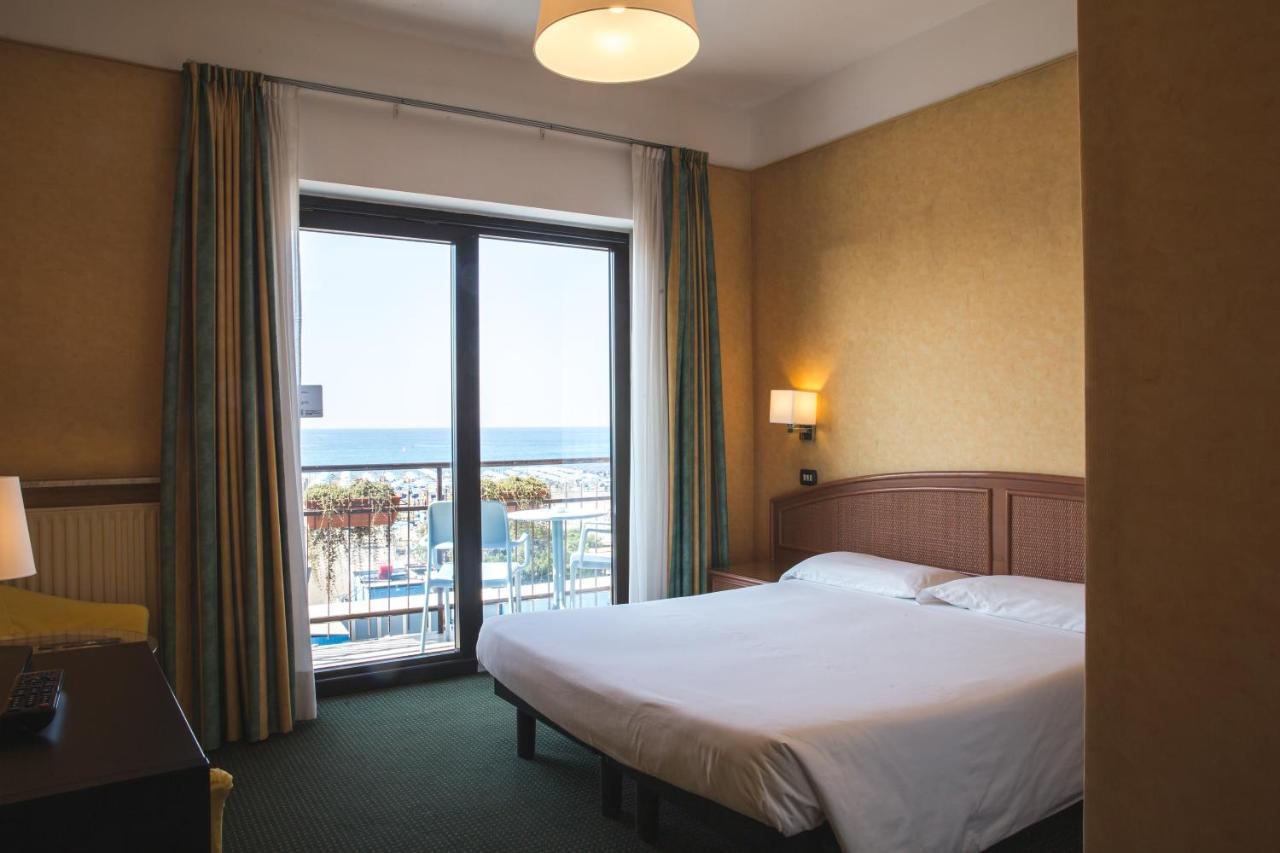 Hotel Santa Maria Кьявари Экстерьер фото