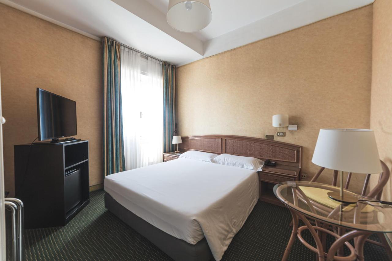 Hotel Santa Maria Кьявари Экстерьер фото