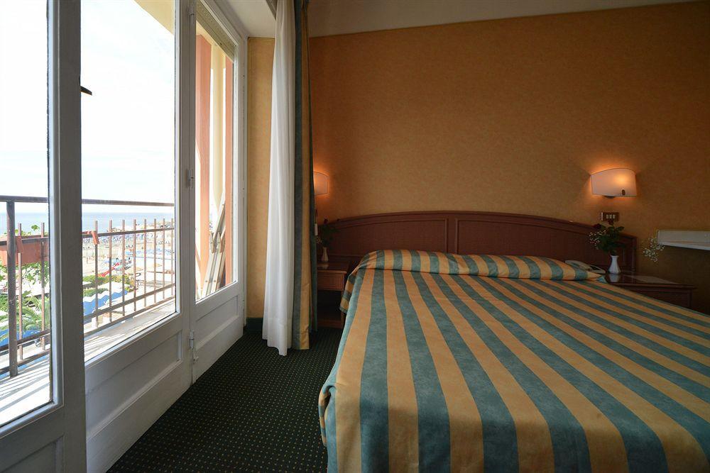 Hotel Santa Maria Кьявари Экстерьер фото